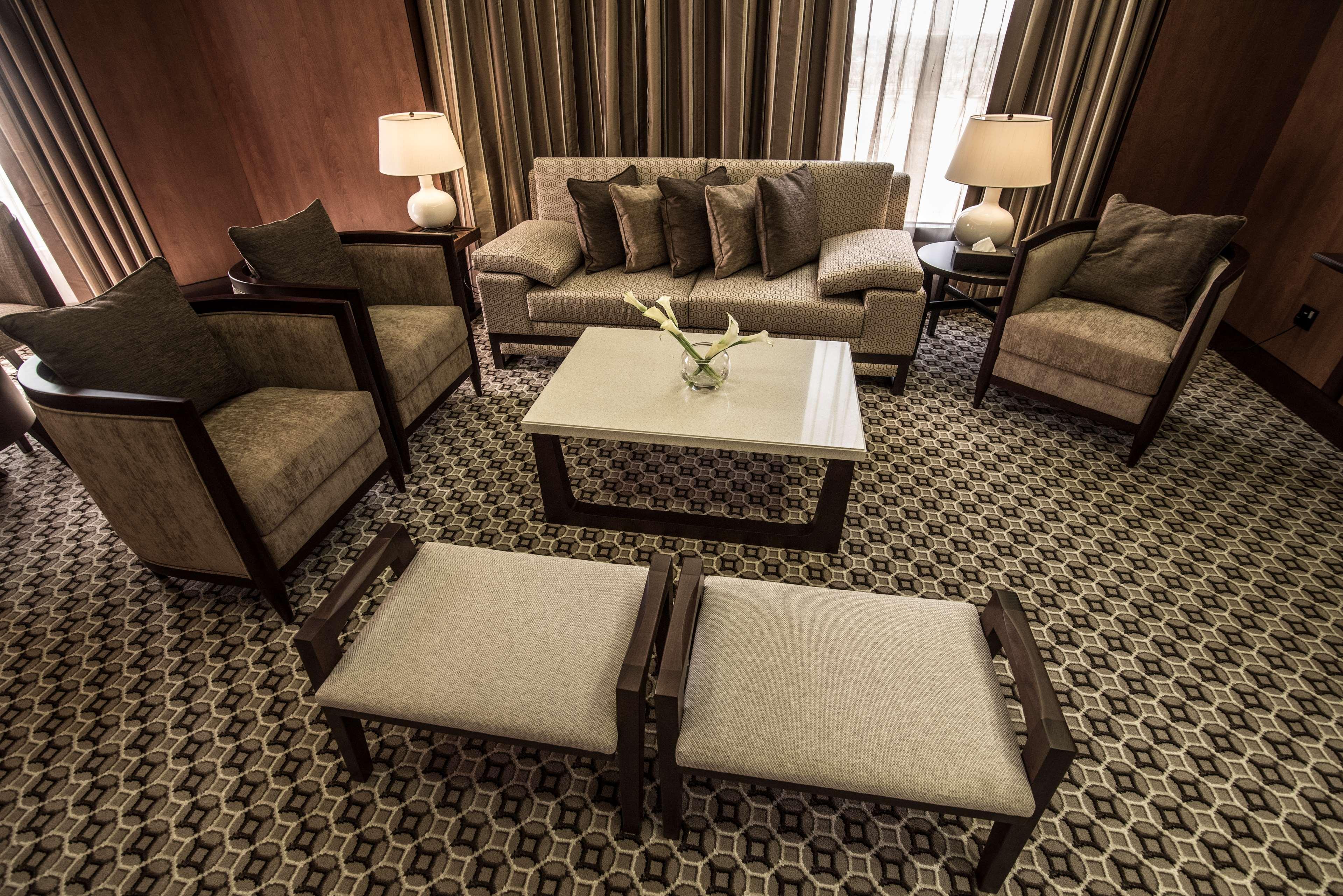 Ayla Grand Hotel Аль-Айн Екстер'єр фото A 3D rendering of a living room