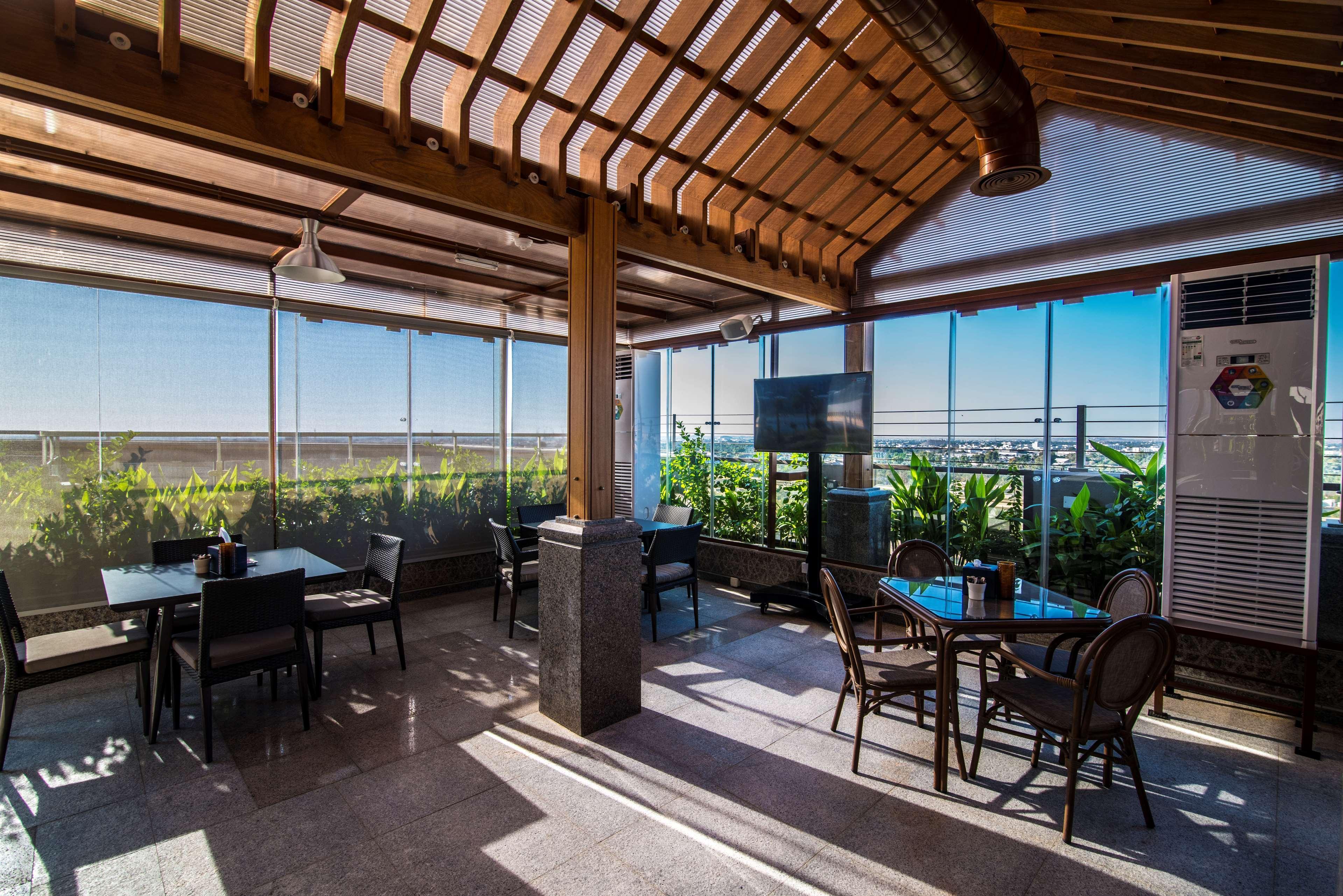 Ayla Grand Hotel Аль-Айн Екстер'єр фото The Sky Bar